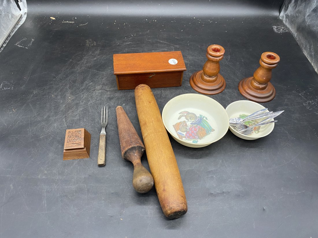 Seven Pcs Woodenware (1 of 5)