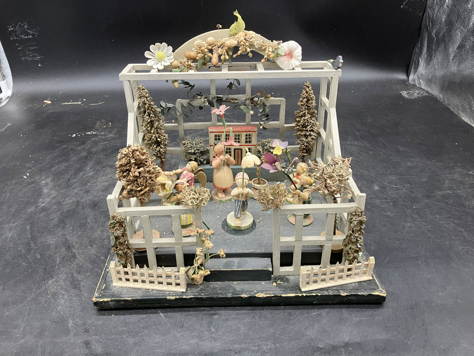 Hand Made Diorama: Measures 10" x 11".