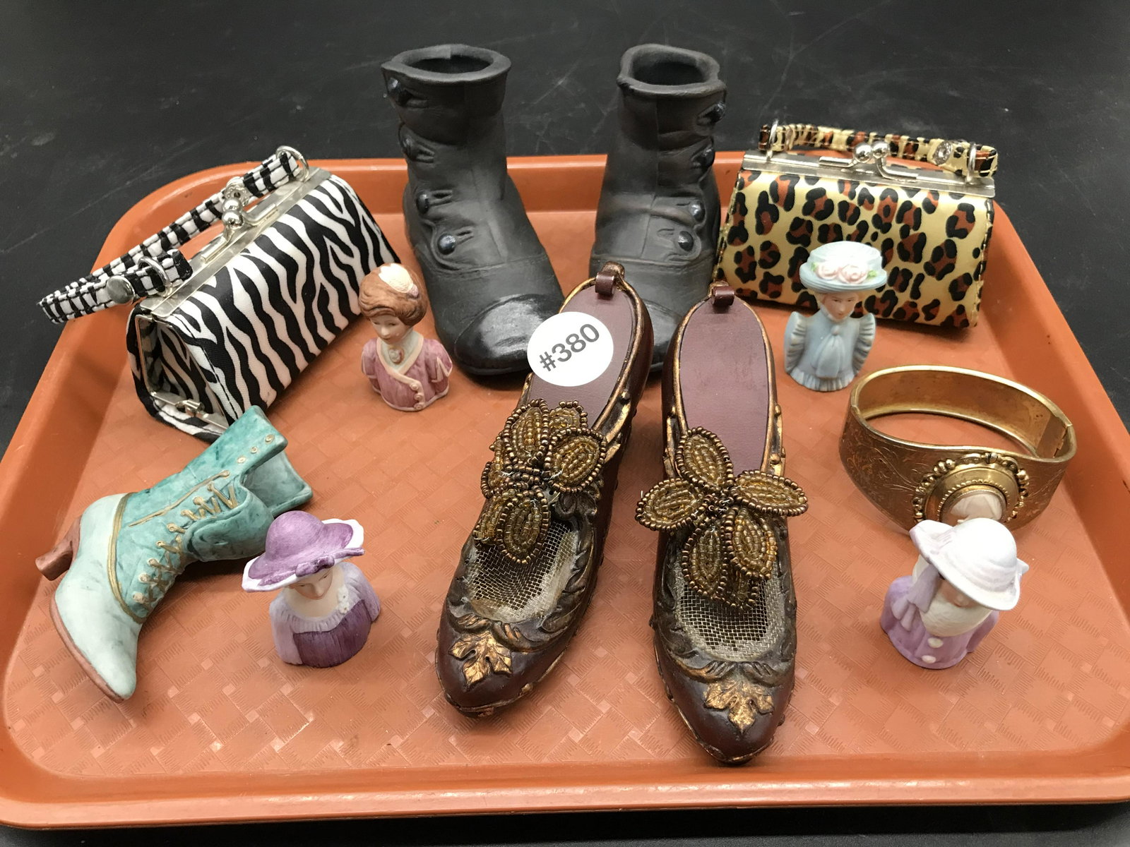 Mixed Lot: largest measures 4".