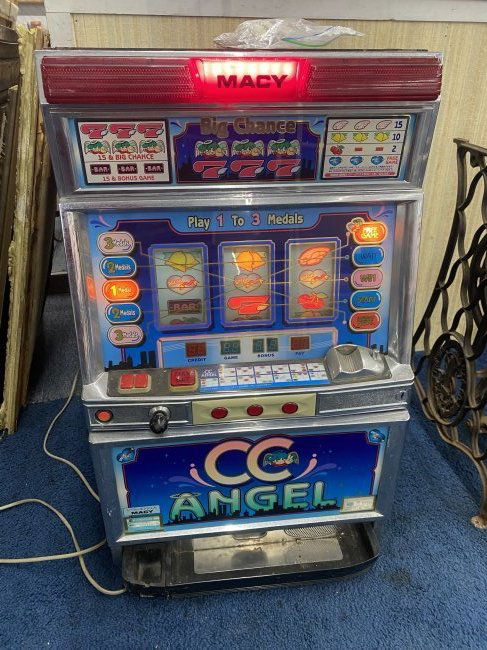 Macy Big Chance Angel Slot Machine (1 of 7)