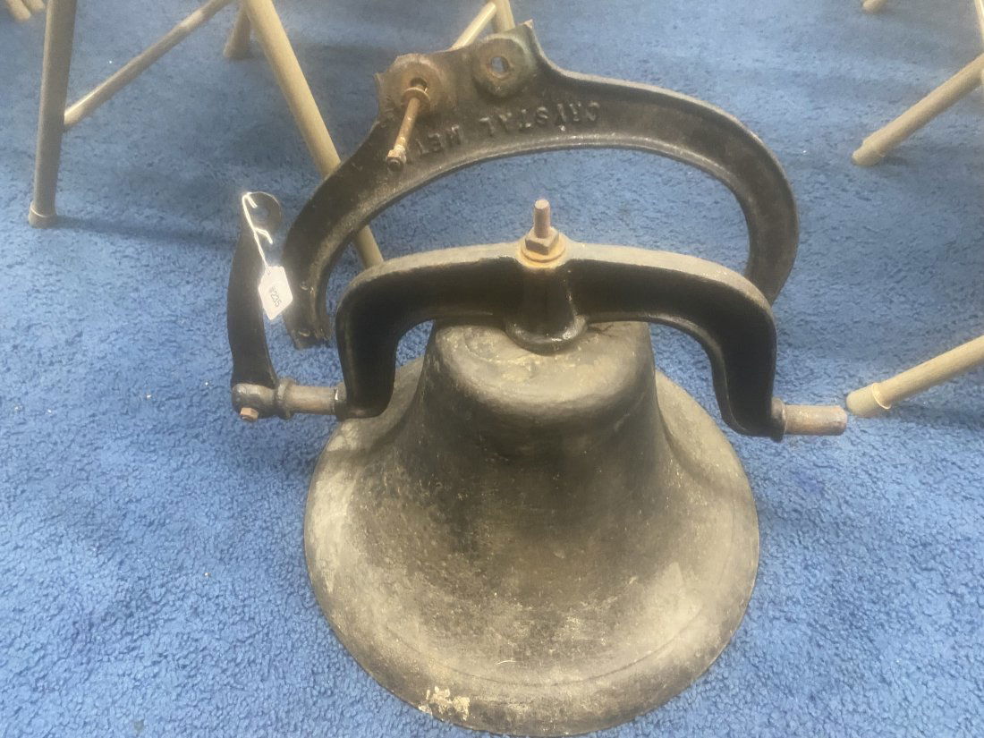 Antique Cast Iron Farm Bell (1 of 5)