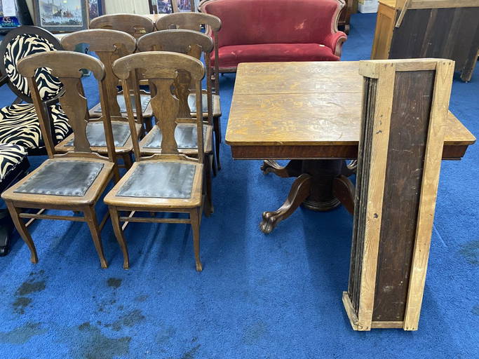 Antique Oak Table & Six Chairs