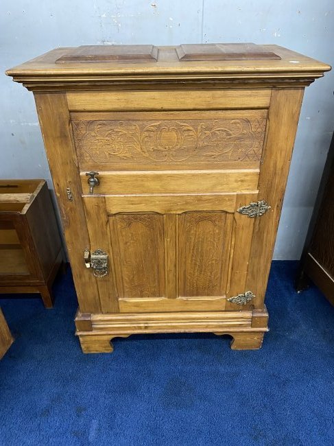 Antique Oak Ice Box (1 of 9)