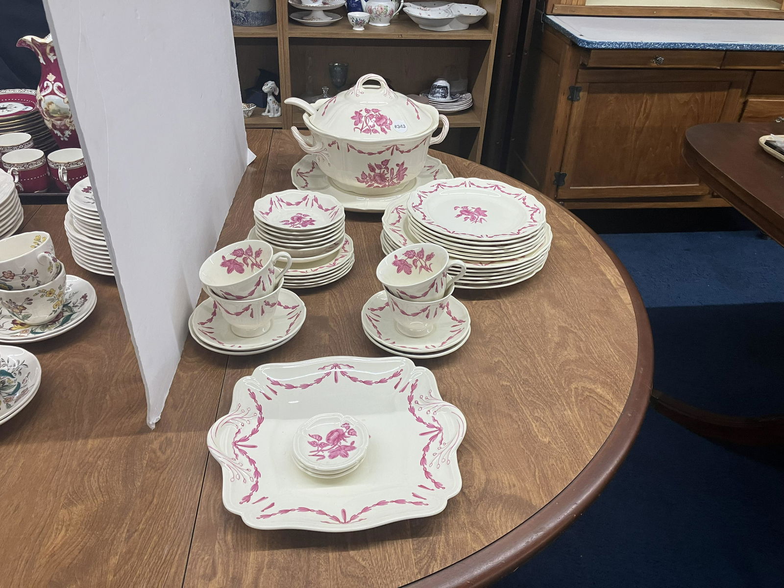 Approx. 38 Pcs Williamsburg Husk Dinnerware (1 of 4)