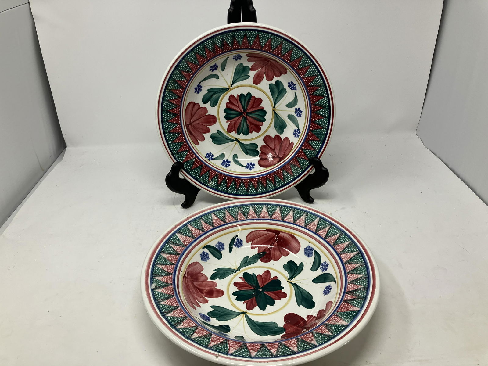 Two Stick Spatter Holly Bowls (1 of 3)