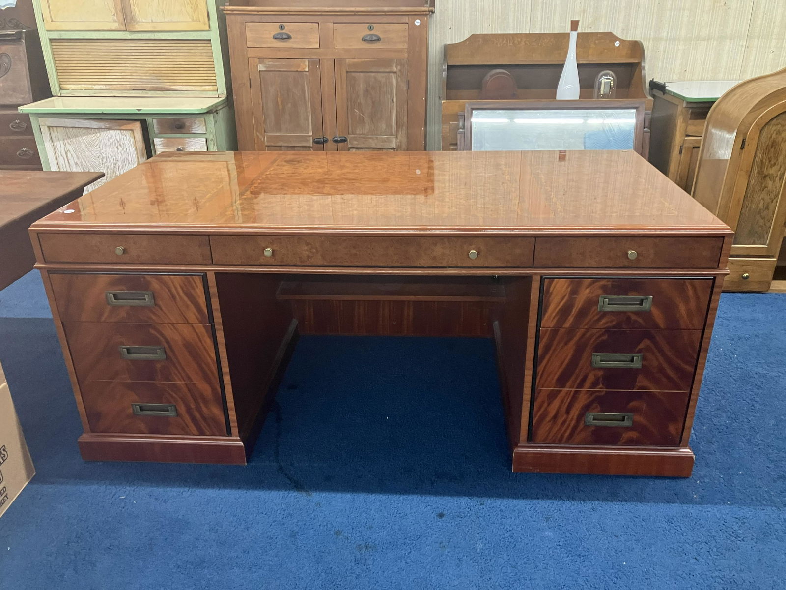 Large Executive Desk (1 of 4)