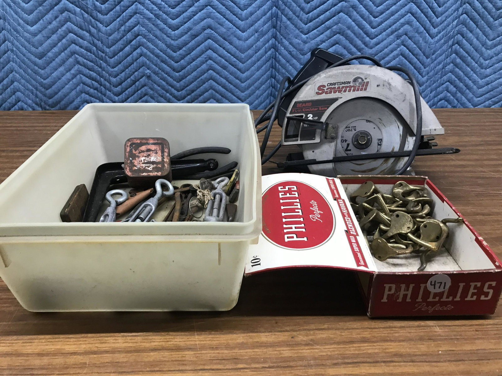 Tool Lot: Includes circular saw, wall hooks, plus