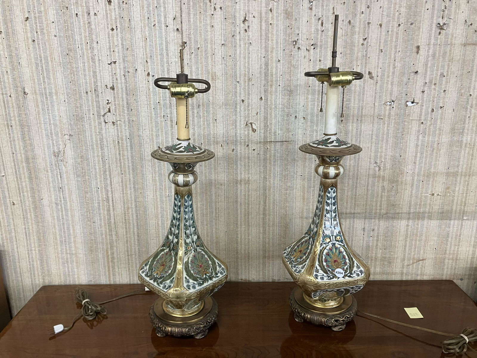 Pair of Chinese Export Lamp (1 of 5)