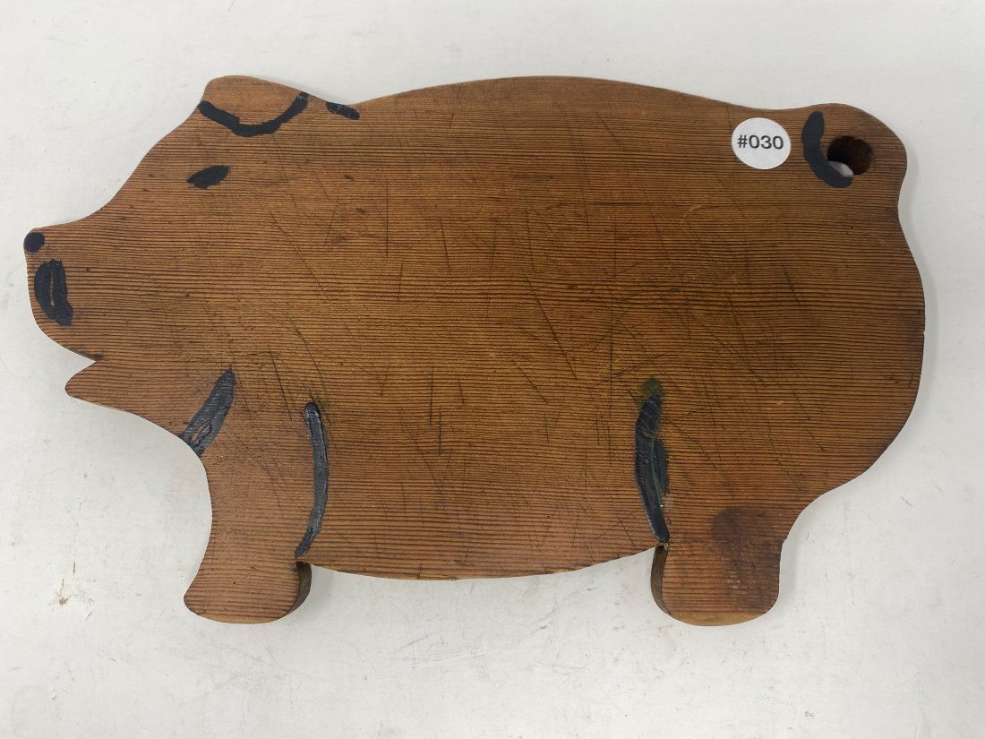 Vintage Pig Cutting Board (1 of 2)