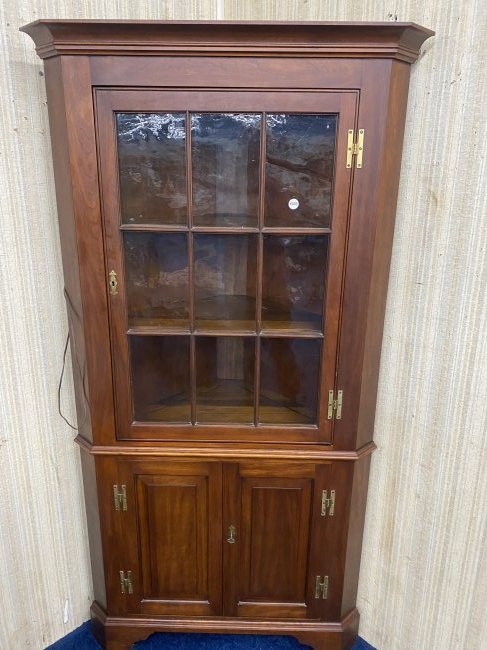 Henkel Harris Cherry Corner Cabinet (1 of 7)