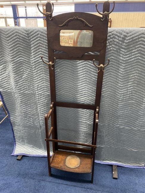 Antique Oak Arts and Crafts Hall Rack: Measures 68" x 20" x 11". Original hooks. Folds up.
