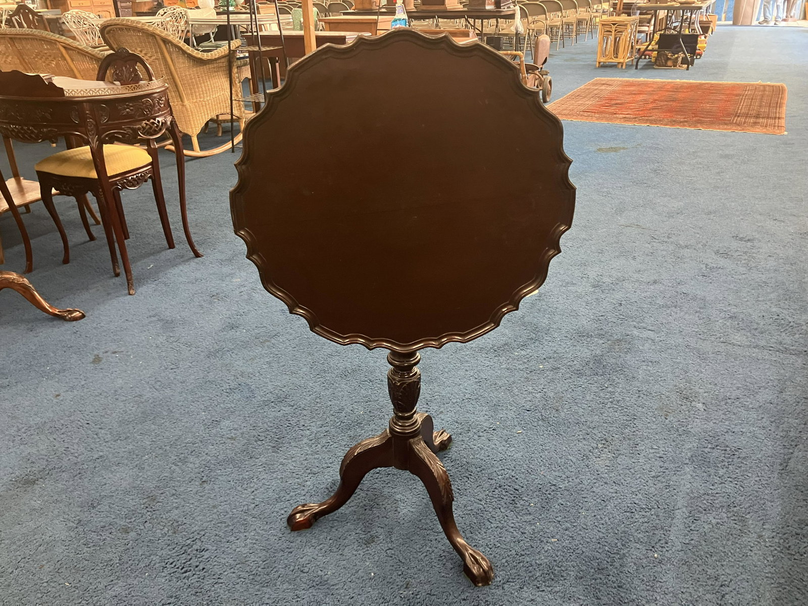 Carved Mahogany Pie Crust Tilt Top: 30"x24".