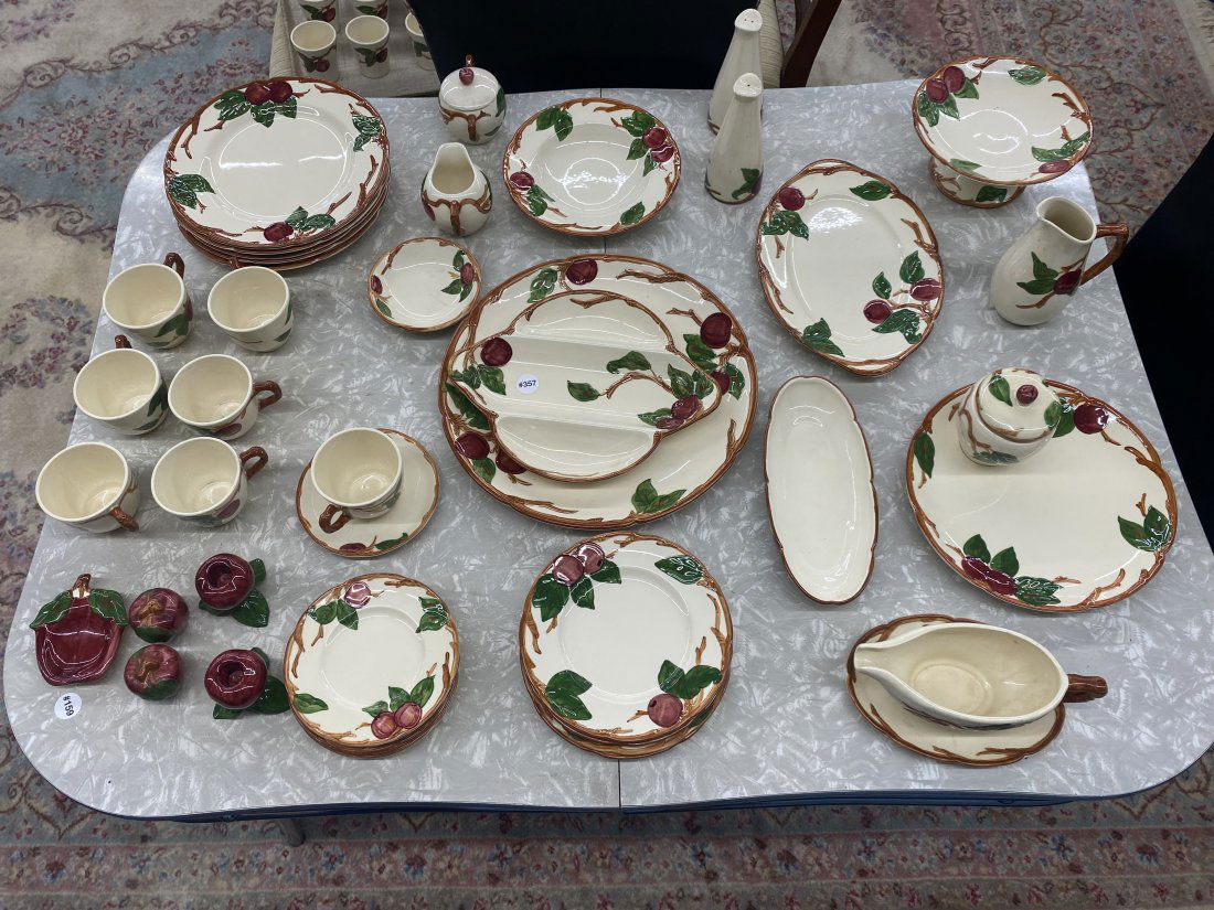 Approx. 42 Pcs Franciscan Ware Apple Pattern Dinnerware (1 of 9)