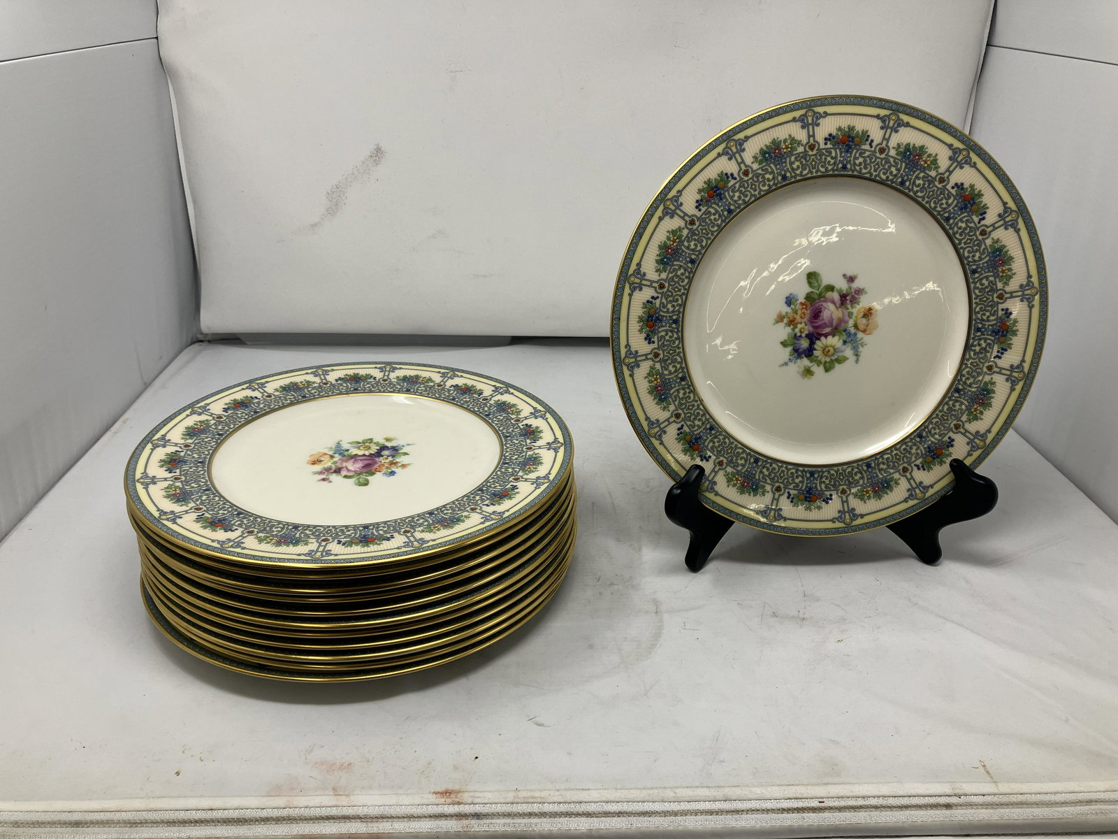 J452 By Lenox Dinner Plates (1 of 5)