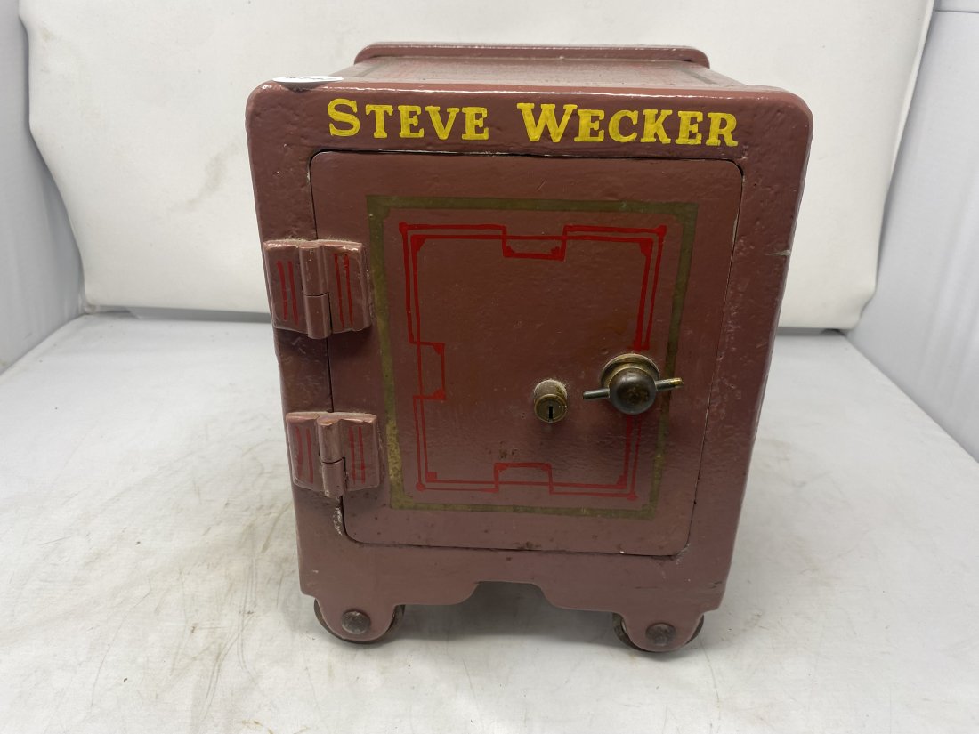 Miniature Antique Cast Iron Safe (1 of 6)