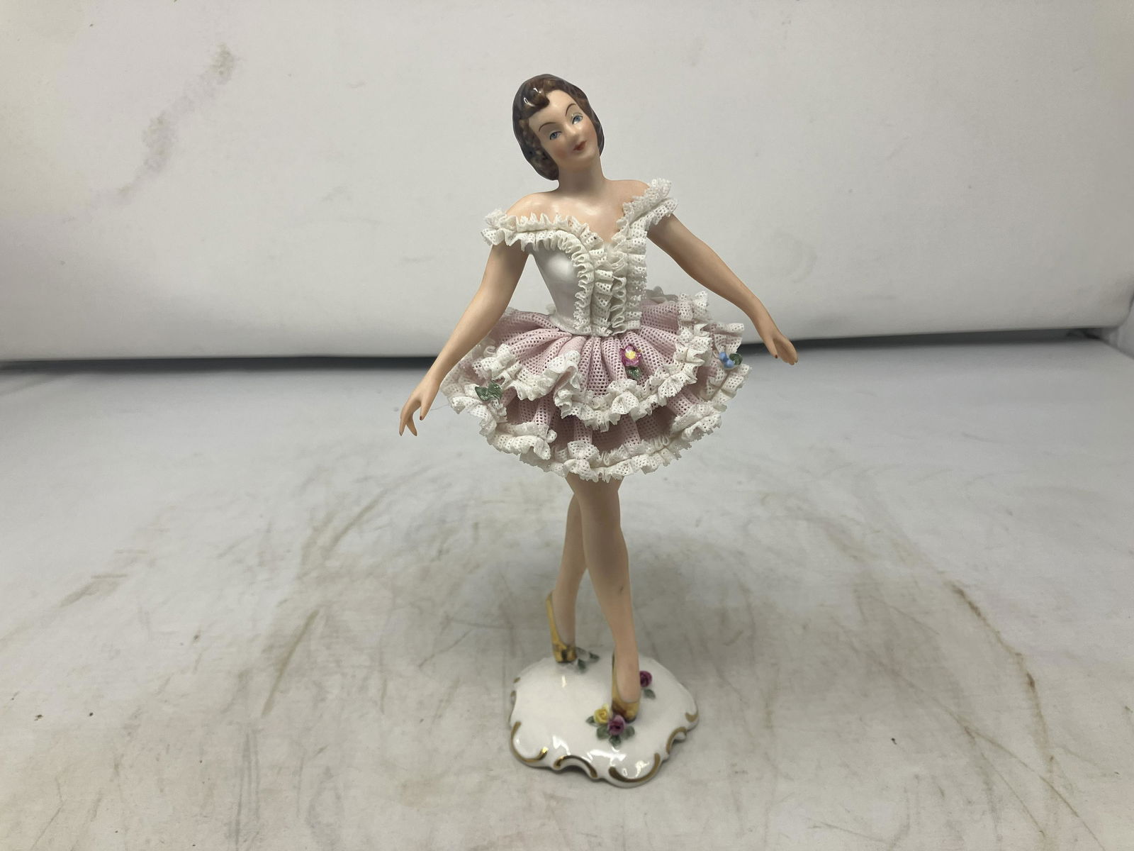 Dresden Lace Figurine (1 of 4)
