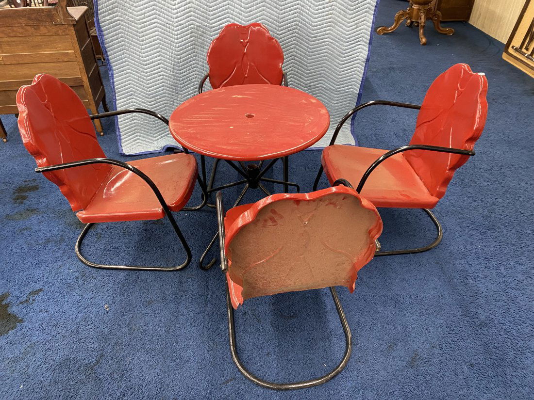 Mid Century Table and Chairs: table 28"x28", 4 matching chairs, 34"x20"x24", all metal***This item is not eligible for in-house shipping.***