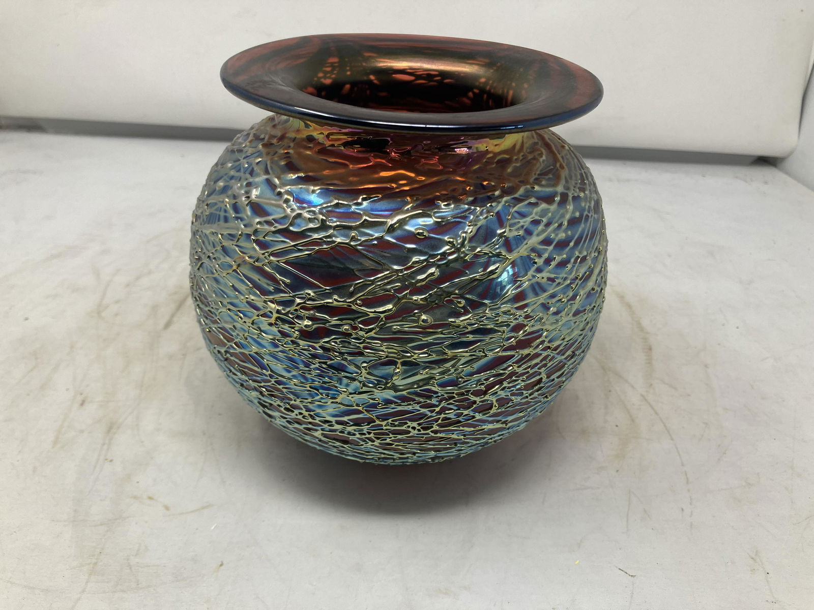 Threaded Durand Style Signed Art Glass Vase (1 of 5)