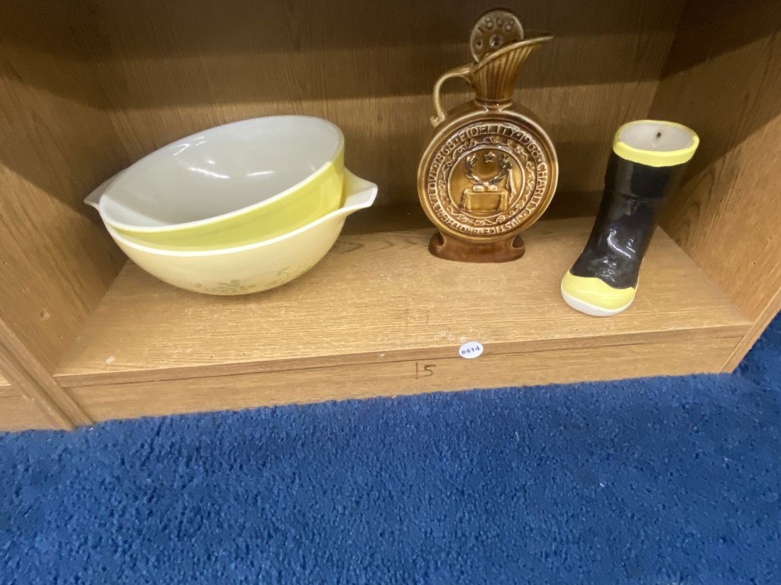 Pyrex Plus: includes 2 pyrex bowls 13"x4" and 11"x4", decanter and boot