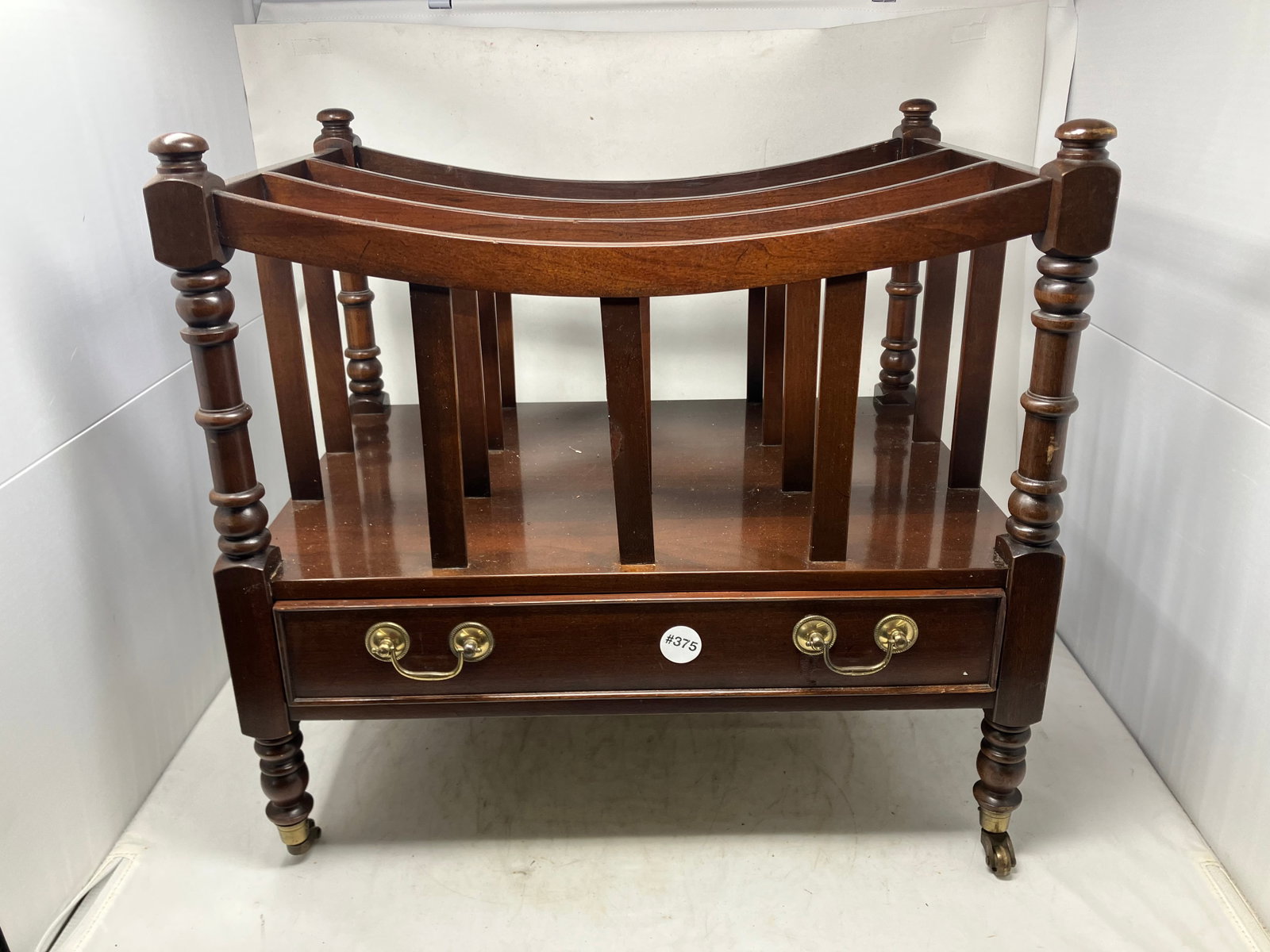 Ethan Allen Magazine Holder: 20"x18".