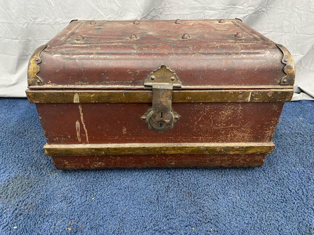 Antique Car Trunk (1 of 6)