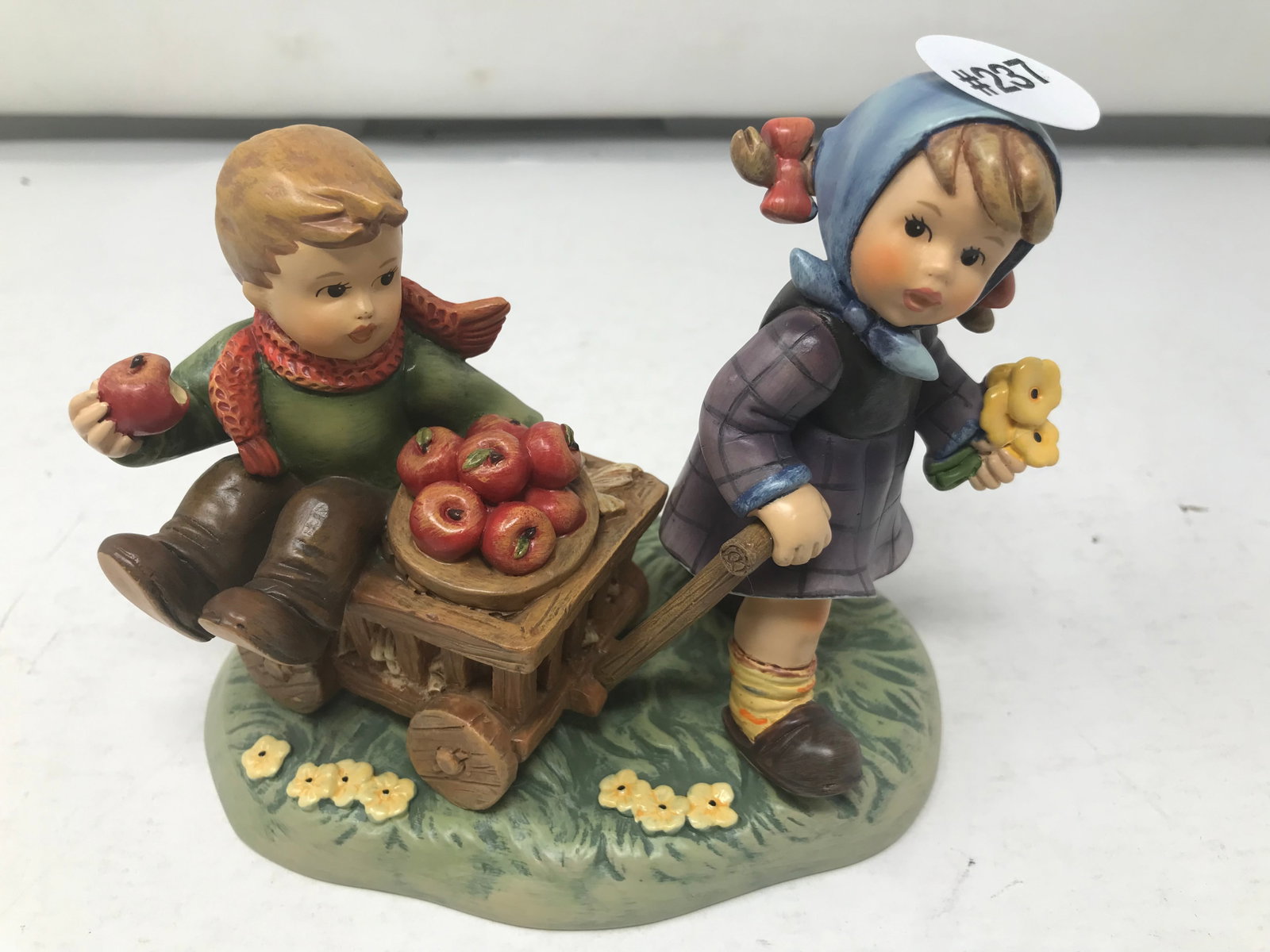 Hummel "Autumn Arrival": 5" x 6".