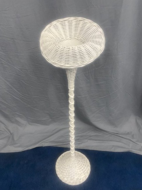 Vintage Wicker Planter (1 of 4)