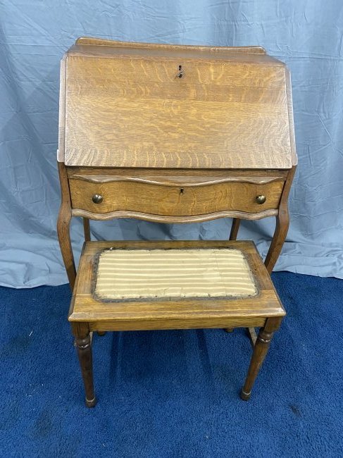 Oak Ladies Desk with Bench: desk is 40" x 27" x 17", has original interior