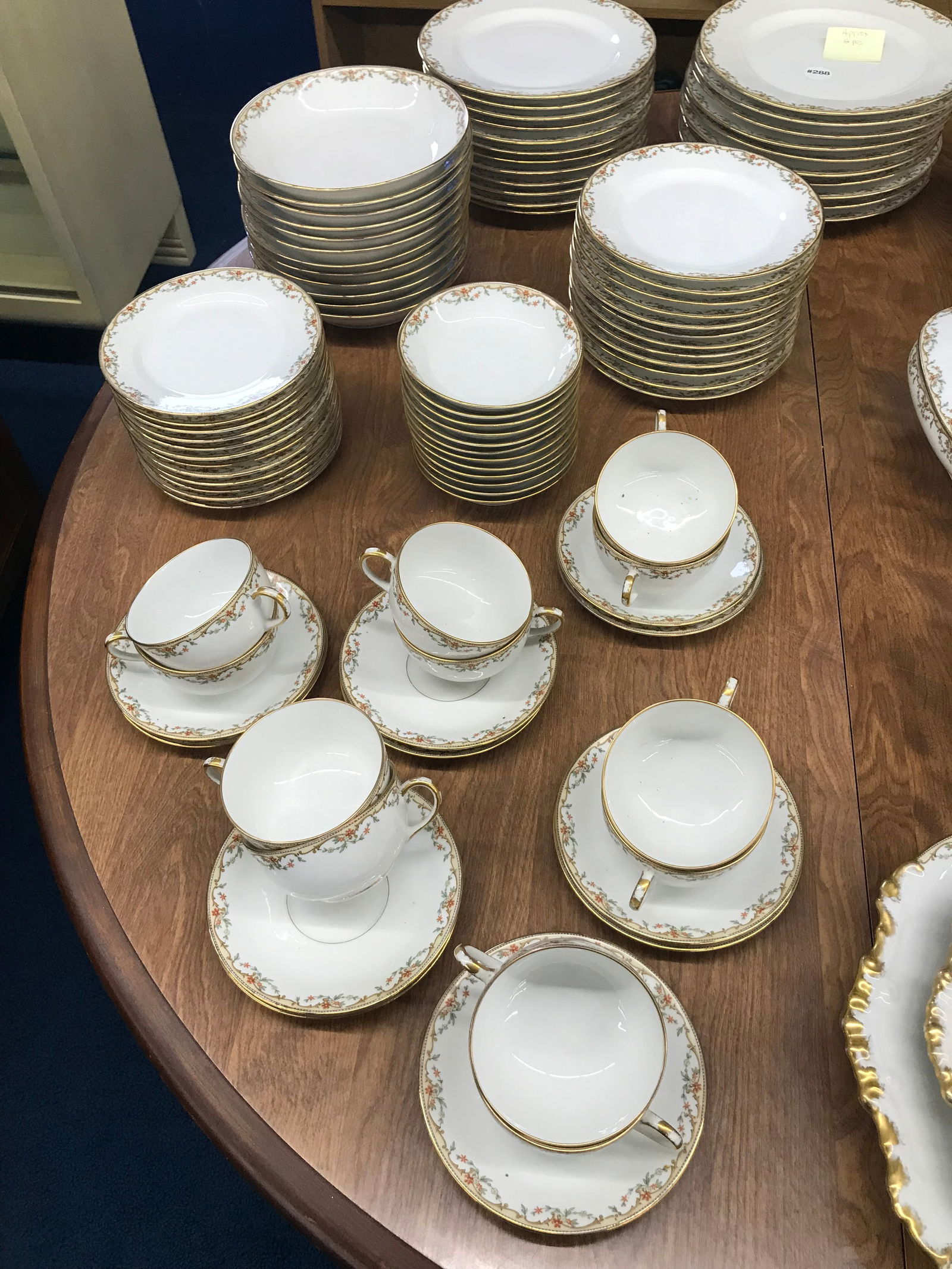 Approx. 82 Pcs Vignaud Limoges China (1 of 5)