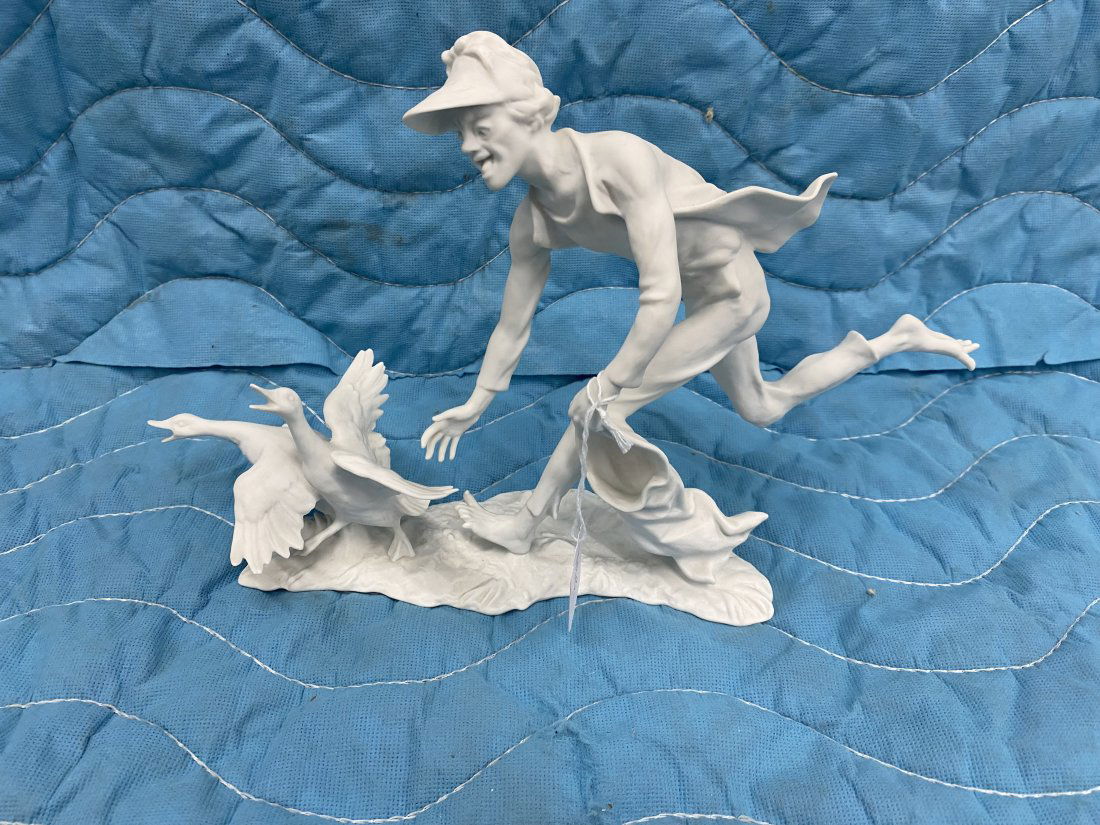 Kaiser Porcelain Man Chasing Ducks (1 of 6)