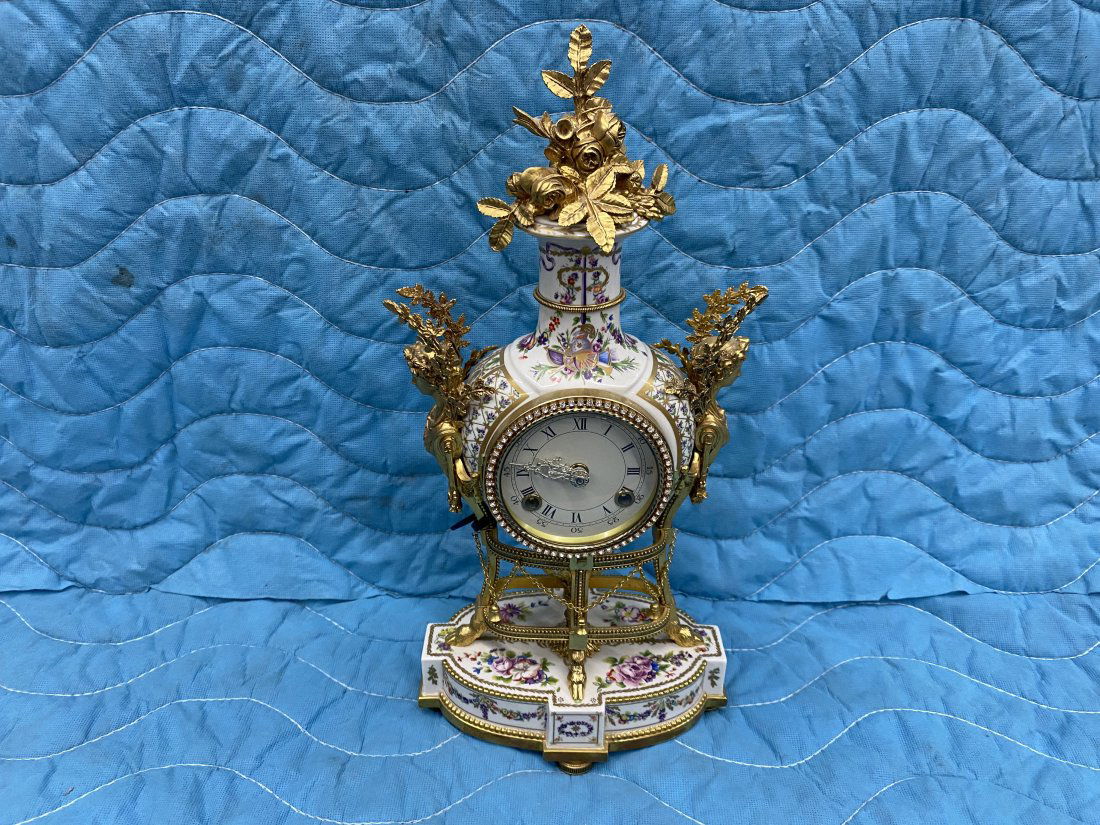 V and A Museum Marie - Antoinette Porcelain Clock (1 of 6)