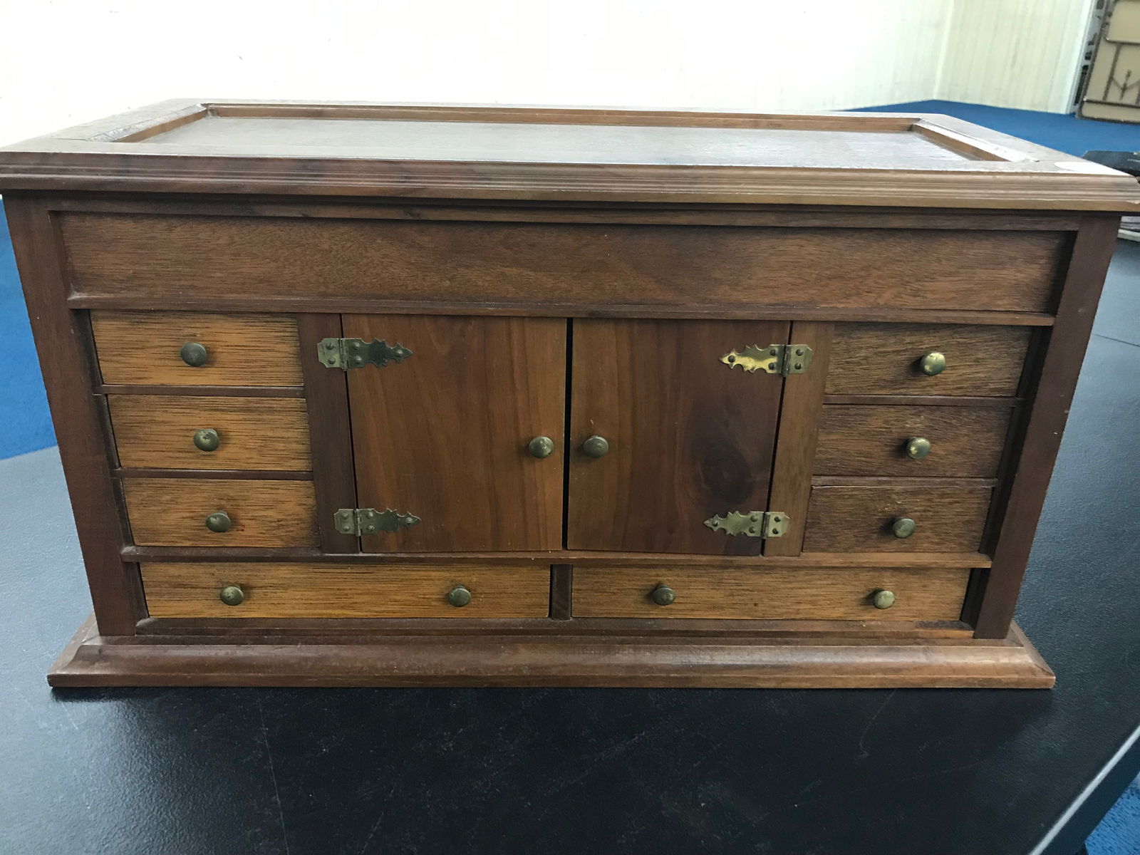 Oak Multi Drawer Cabinet (1 of 7)