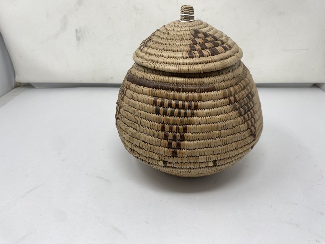 Native American Basket: 8" x 7", has matching lid
