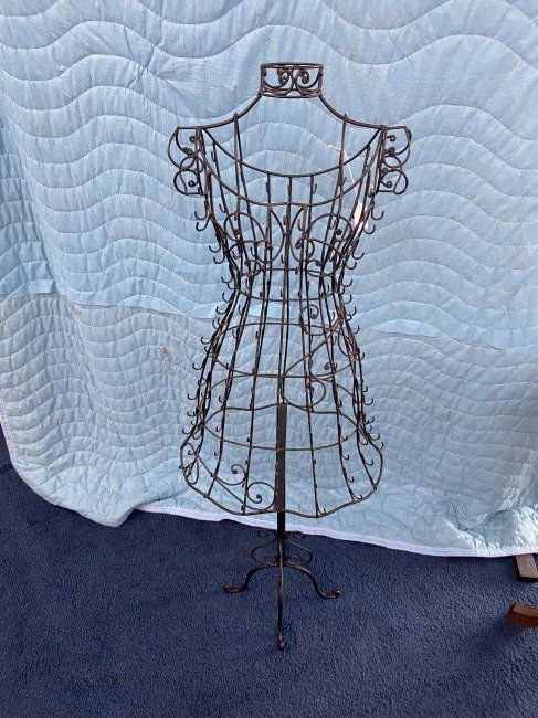 Wire Dress Form (1 of 4)