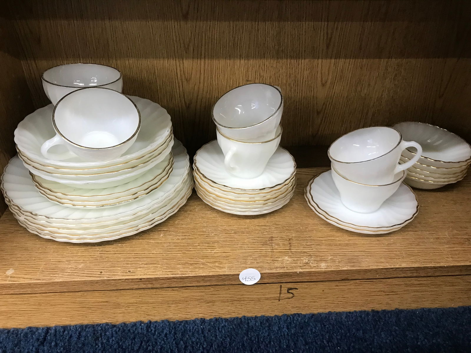 Set of China: includes 5 dinner plates, cups and saucers and more