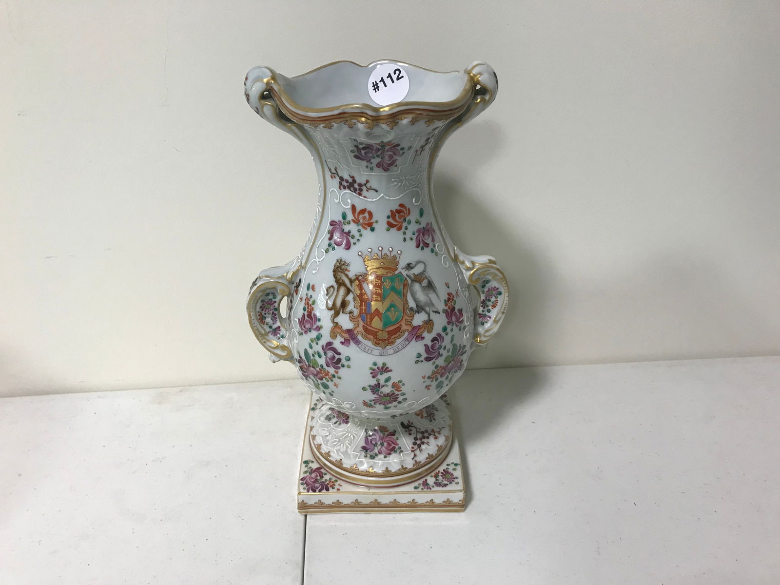 Chinese Export Samson Armorial Urn (1 of 3)