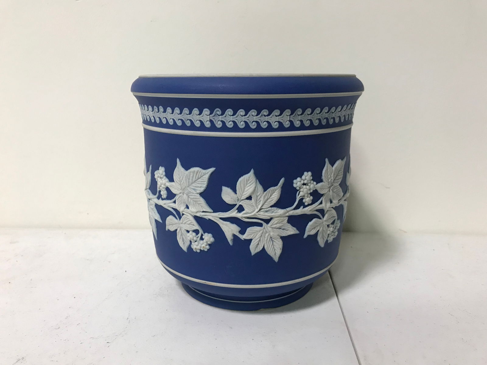(2) Wedgwood Jasperware Cache Pots (1 of 4)