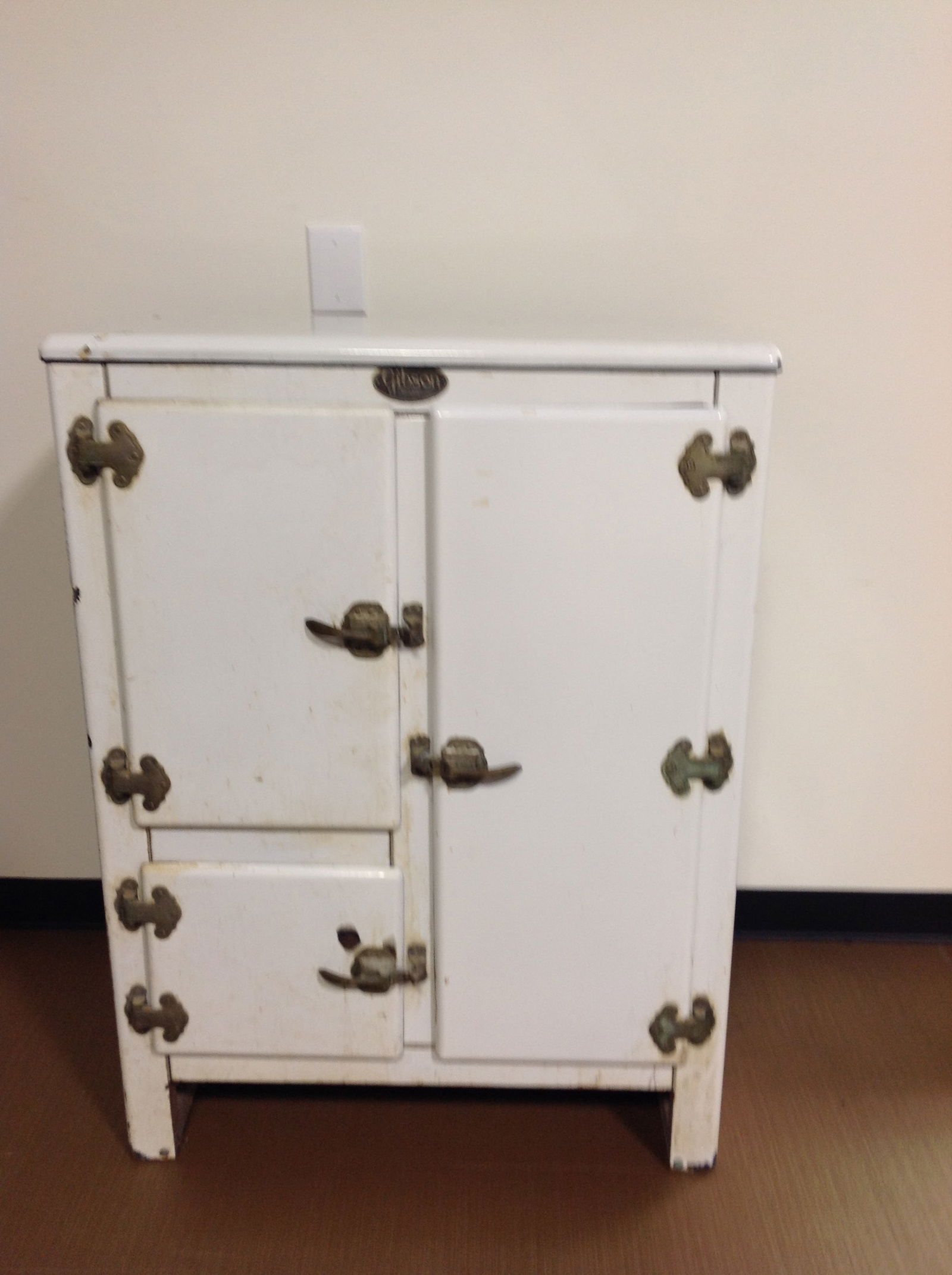 Gibson Enamel Industrial Refrigorator: has original tag, 46"x33"x19".