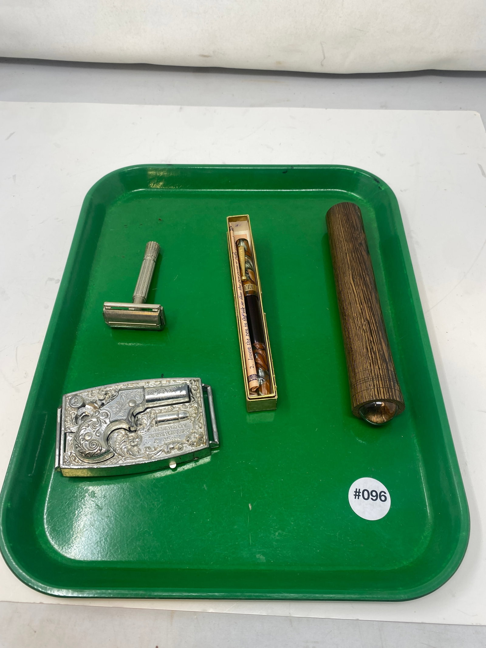 Mixed Lot: includes Stratford fountain pen, vintage razor, Remington belt buckle, working oak kaleidoscope 8" long