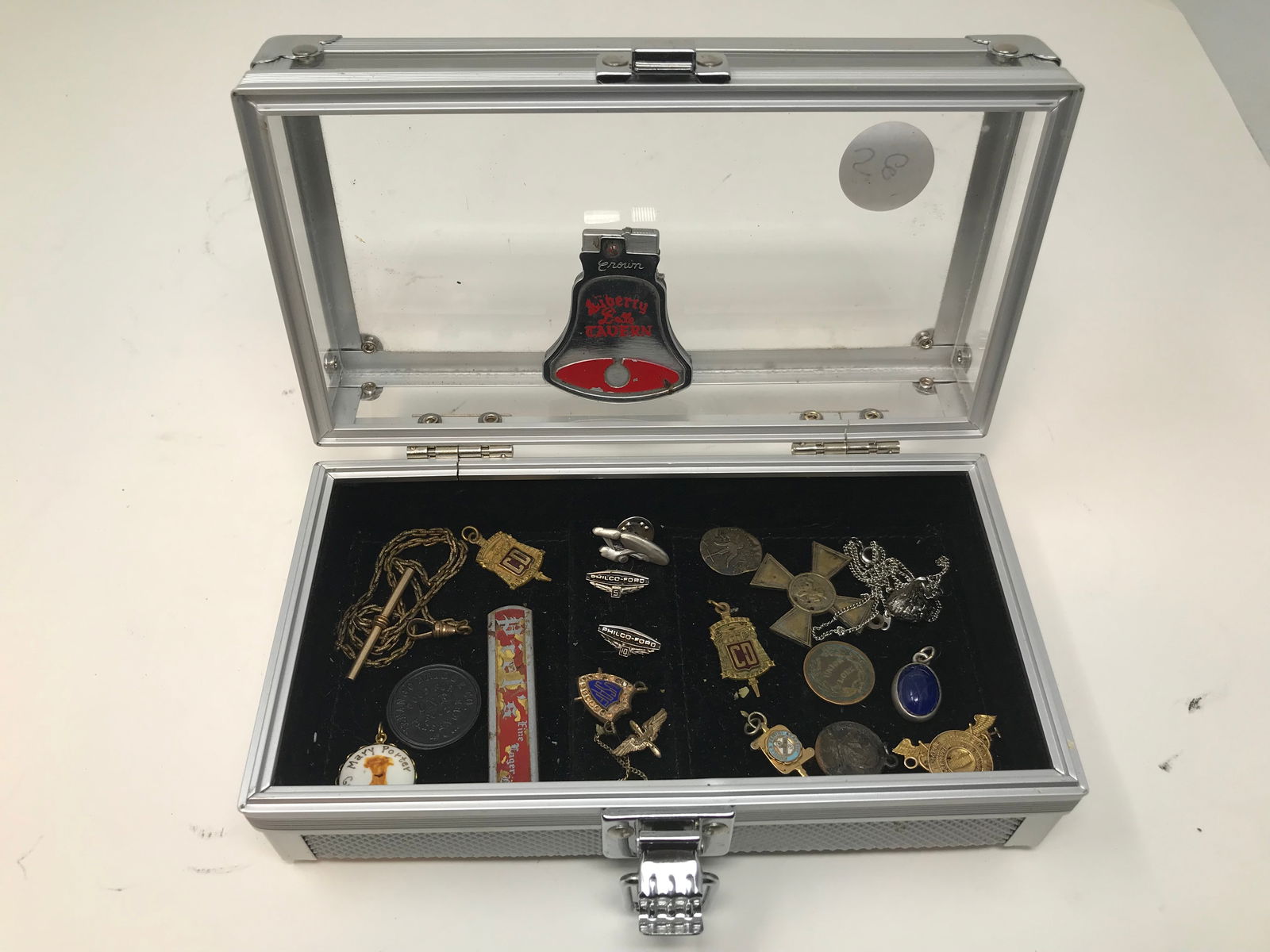 Vintage Pins Pendants Jewelry & More (1 of 7)