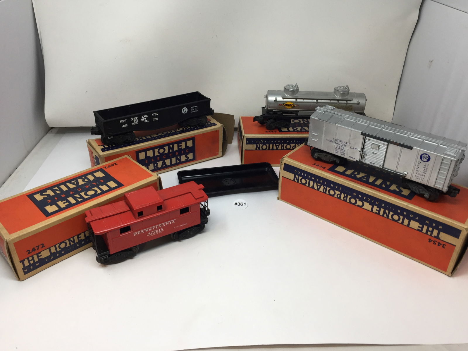 4 Vintage Lionel Train Cars (1 of 6)