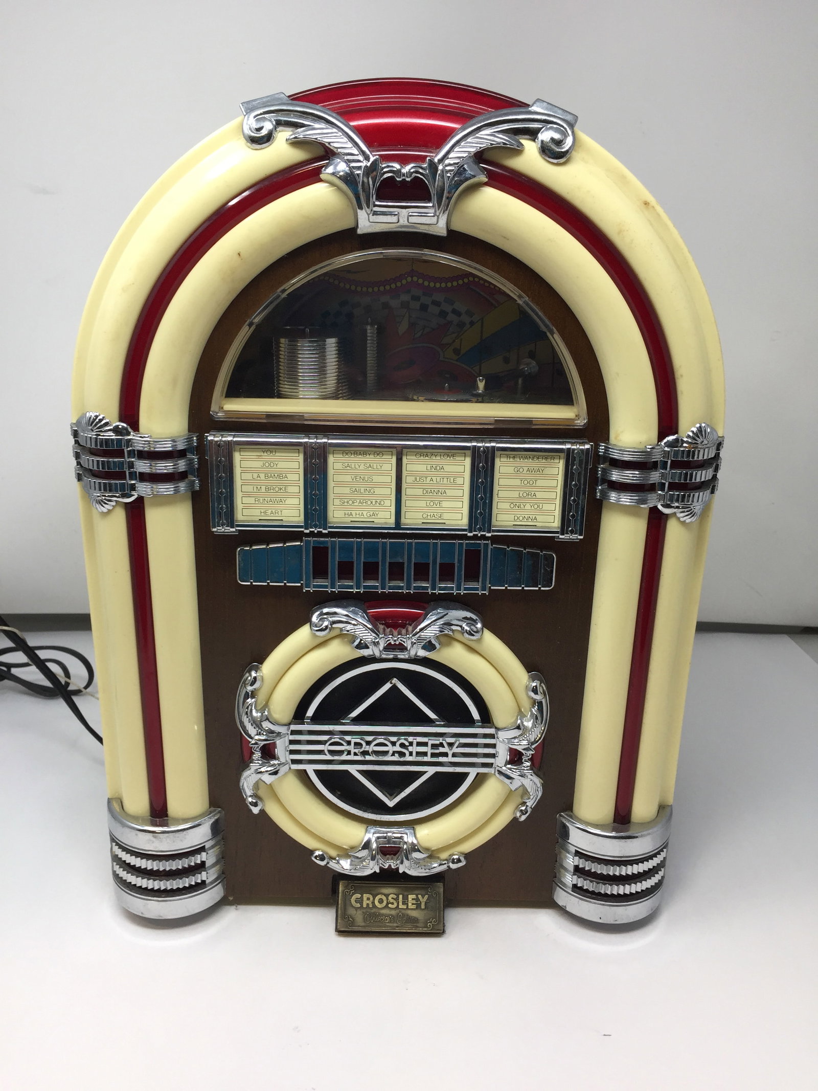 Crosley Juke Box Radio: 14" x 10" x 7"