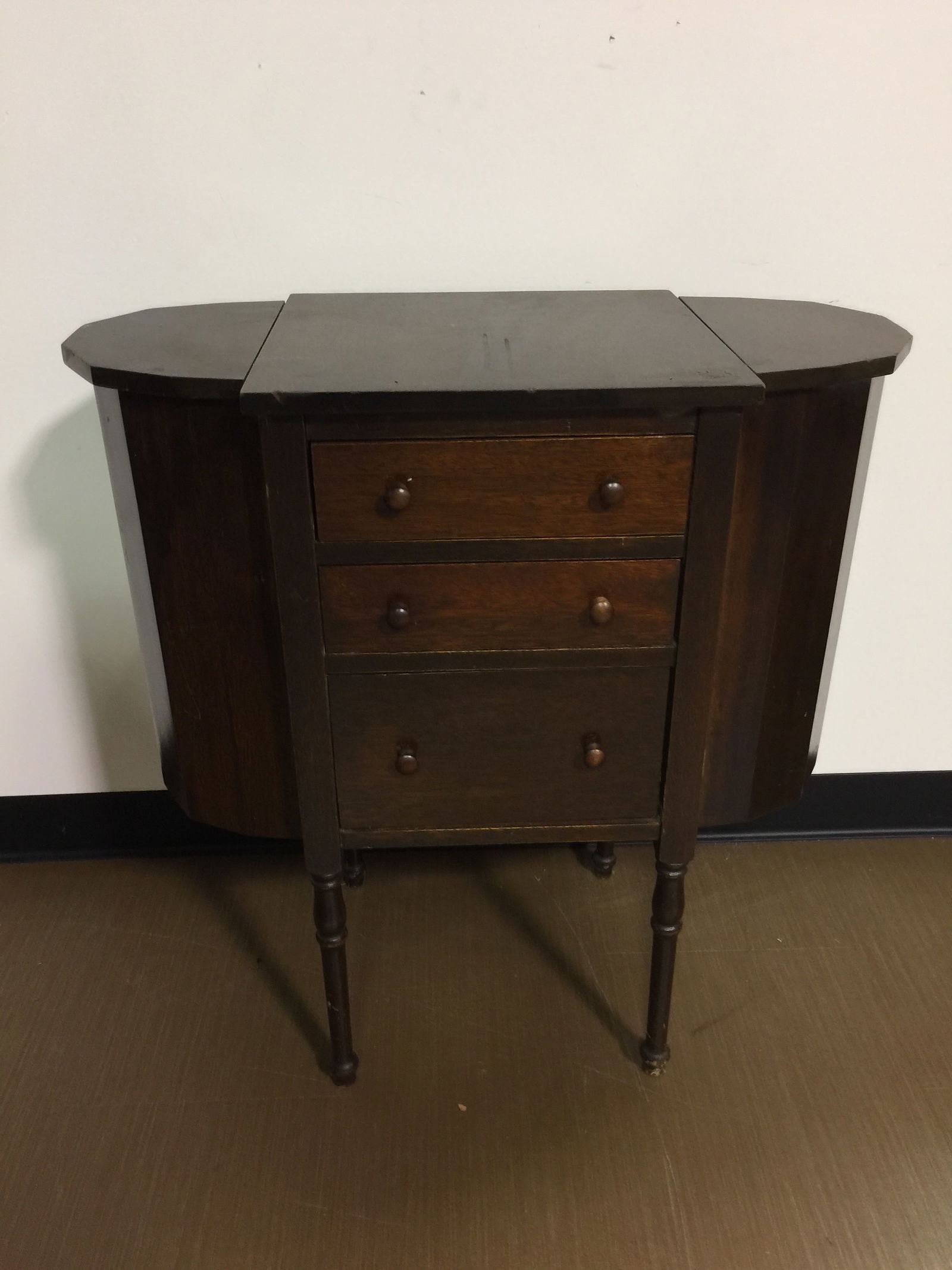 Martha Washington Sewing Stand (1 of 5)