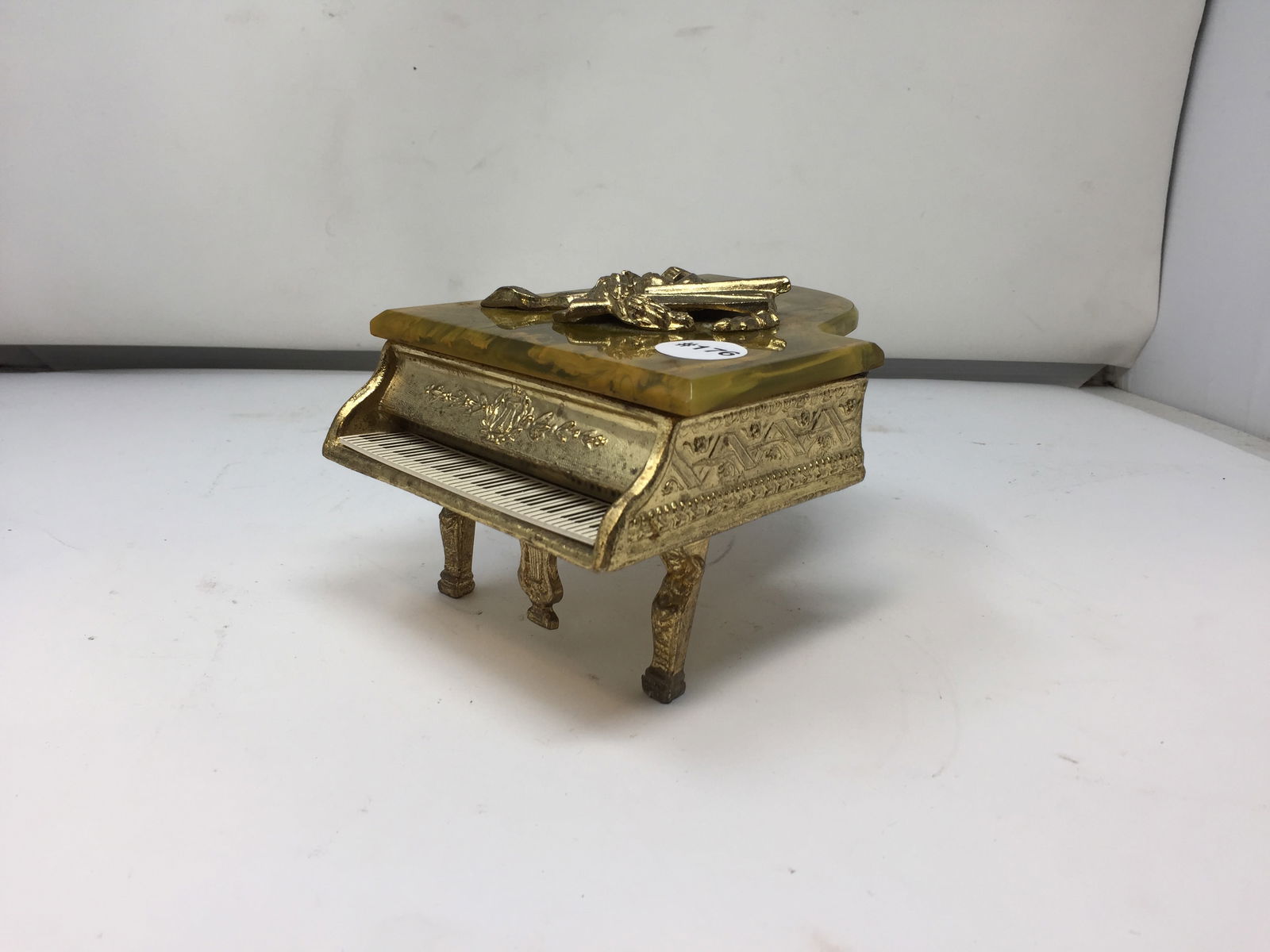 Art Deco Bakelite Music Box Piano (1 of 4)