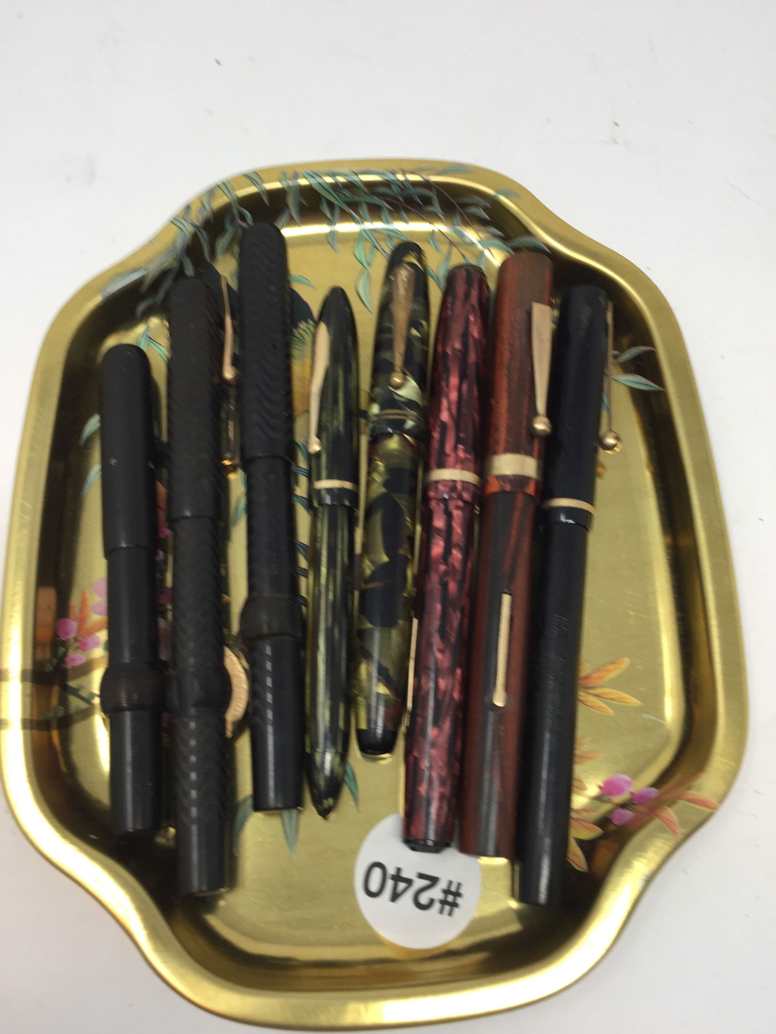 Eight Vintage Fountain Pens (1 of 3)