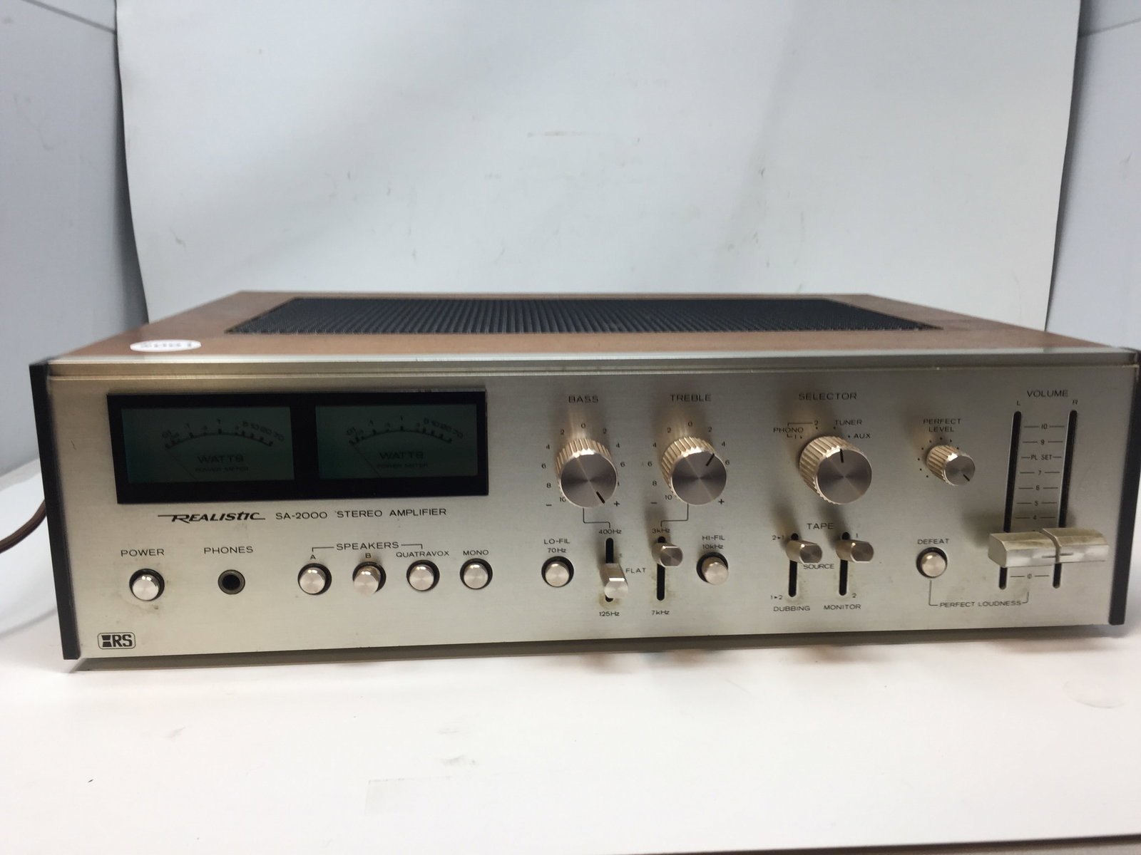 Vintage Realistic SA-2000 Stereo Amplifier (1 of 10)
