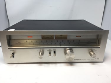 Vintage Pioneer Stereo Tuner