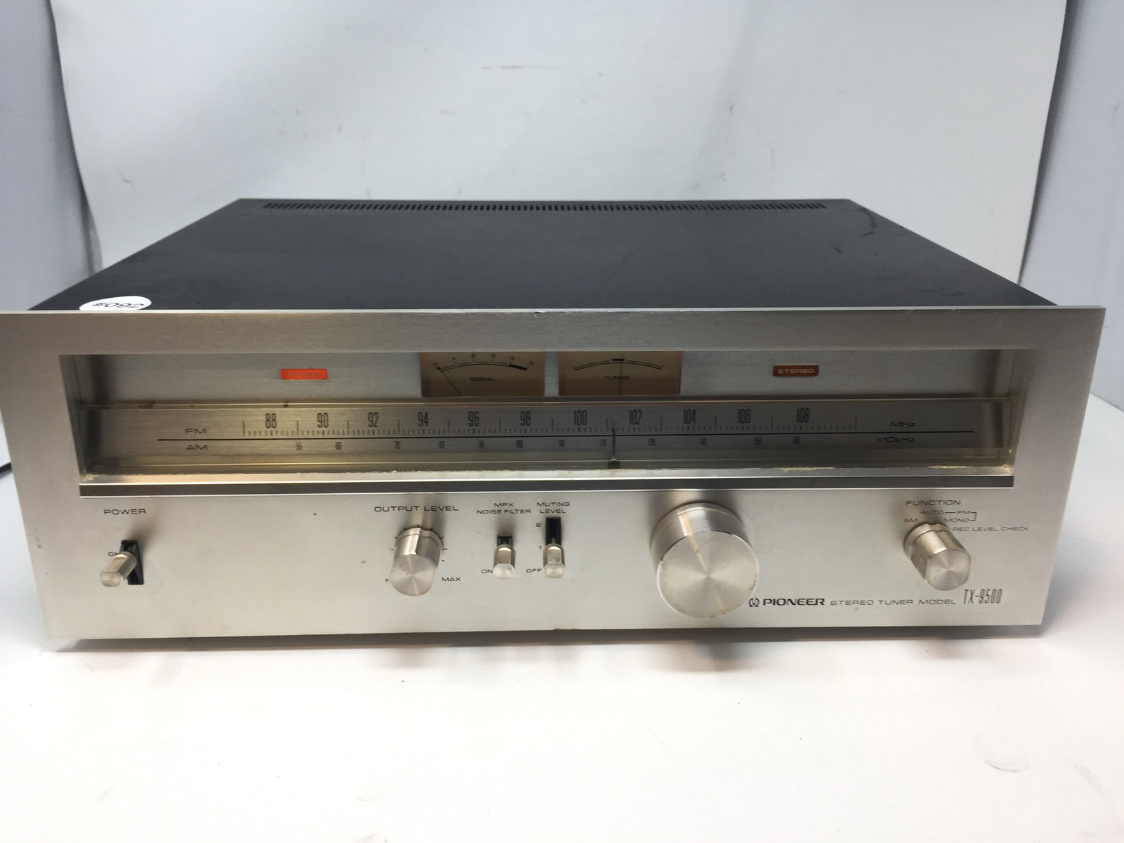 Vintage Pioneer Stereo Tuner (1 of 9)
