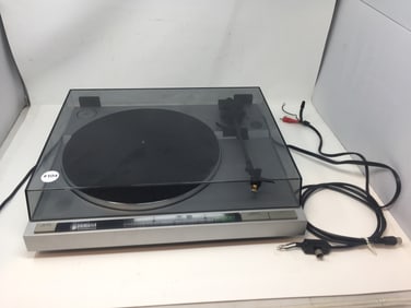 Yamaha P-200 Turntable