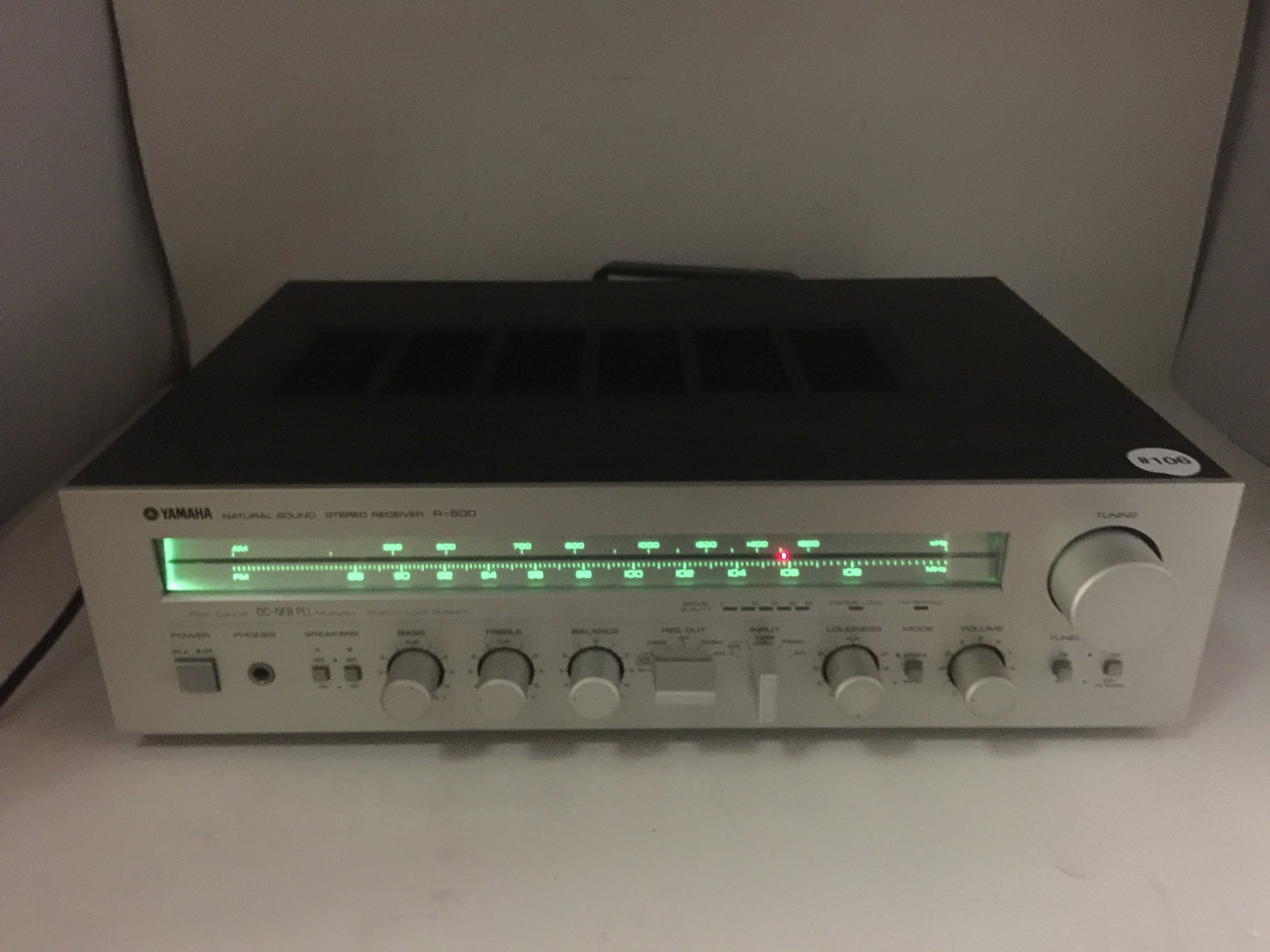 Yamaha R-500 Receiver (1 of 9)